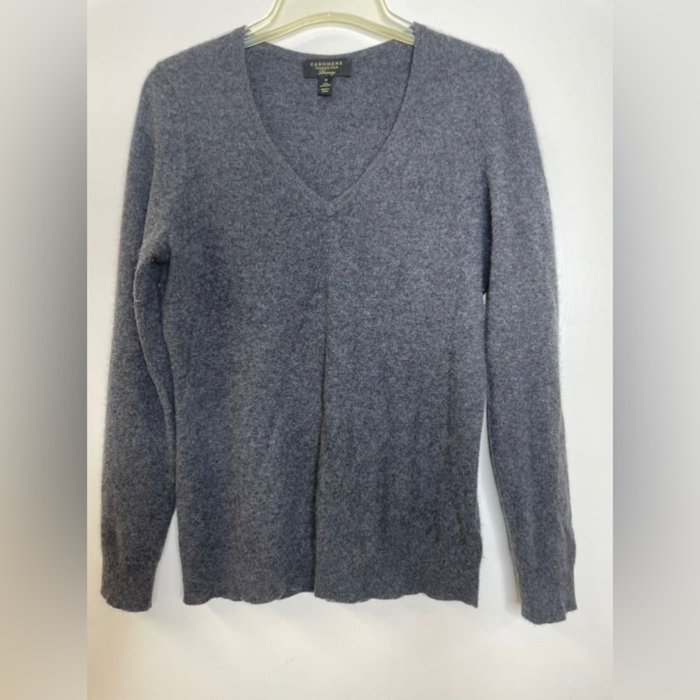 *Men’s Navy V Neck Cashmere Sweater